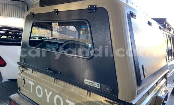 Tenga Tsaru Toyota Land Cruiser Beige Mota in Livingstone in Zambia Tenga Tsaru Toyota Land Cruiser Beige Mota in Livingstone in Zambia