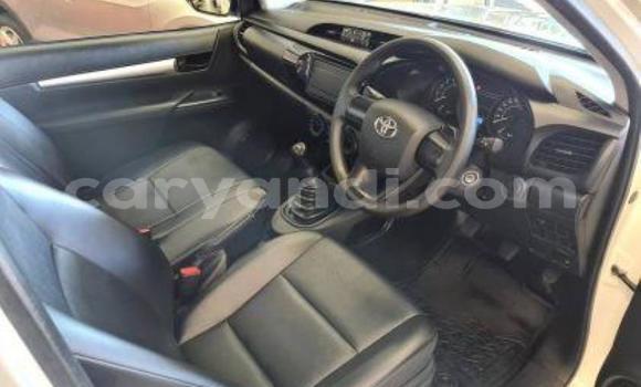 Buy Used Toyota Hilux White Car in Import - Dubai in Zambia Buy Used Toyota Hilux White Car in Import - Dubai in Zambia