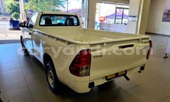 Buy Used Toyota Hilux White Car in Import - Dubai in Zambia Buy Used Toyota Hilux White Car in Import - Dubai in Zambia