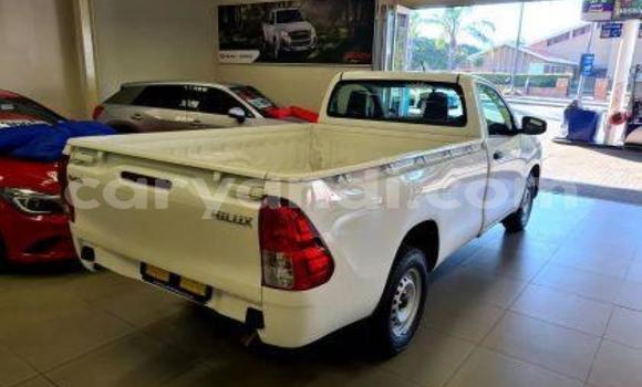 Buy Used Toyota Hilux White Car in Import - Dubai in Zambia Buy Used Toyota Hilux White Car in Import - Dubai in Zambia