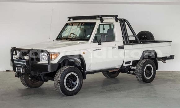 Acheter Occasion Voiture Toyota Land Cruiser Blanc à Livingstone, Zambie Acheter Occasion Voiture Toyota Land Cruiser Blanc à Livingstone, Zambie