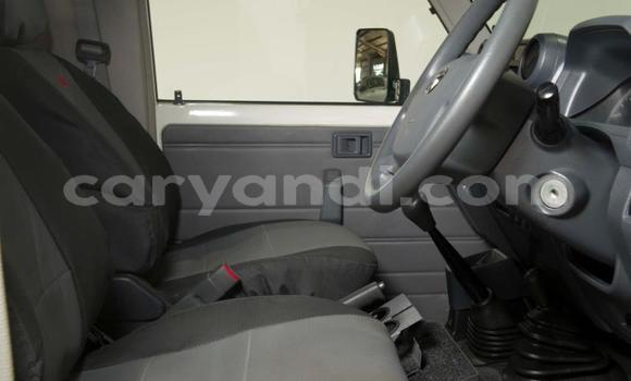 Acheter Occasion Voiture Toyota Land Cruiser Blanc à Livingstone, Zambie Acheter Occasion Voiture Toyota Land Cruiser Blanc à Livingstone, Zambie