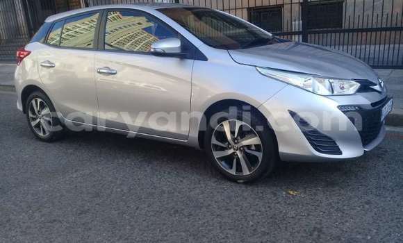 Acheter Occasion Voiture Toyota Yaris Gris à Livingstone, Zambie Acheter Occasion Voiture Toyota Yaris Gris à Livingstone, Zambie