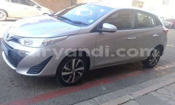 Acheter Occasion Voiture Toyota Yaris Gris à Livingstone, Zambie Acheter Occasion Voiture Toyota Yaris Gris à Livingstone, Zambie
