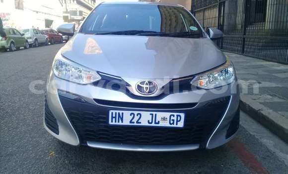 Acheter Occasion Voiture Toyota Yaris Gris à Livingstone, Zambie Acheter Occasion Voiture Toyota Yaris Gris à Livingstone, Zambie