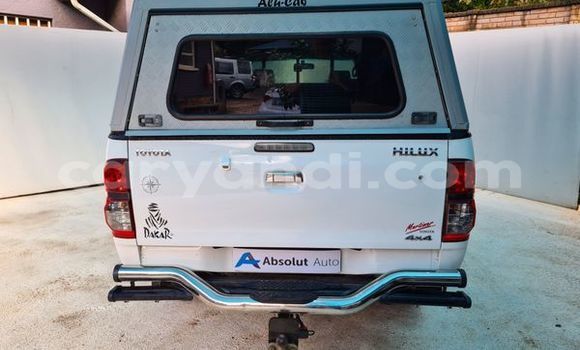 Acheter Occasion Voiture Toyota Hilux Blanc à Livingstone, Zambie Acheter Occasion Voiture Toyota Hilux Blanc à Livingstone, Zambie