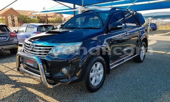 Nunua Ilio tumika Toyota Fortuner Nyeusi Gari ndani ya Livingstone nchini Zambia Nunua Ilio tumika Toyota Fortuner Nyeusi Gari ndani ya Livingstone nchini Zambia