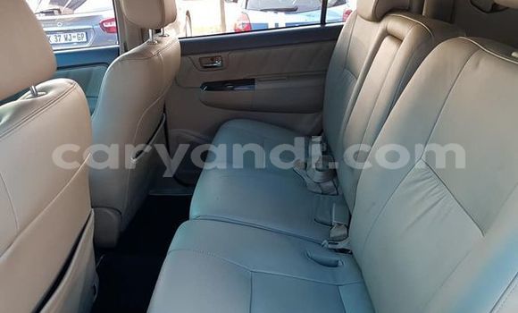 Nunua Ilio tumika Toyota Fortuner Nyeusi Gari ndani ya Livingstone nchini Zambia Nunua Ilio tumika Toyota Fortuner Nyeusi Gari ndani ya Livingstone nchini Zambia