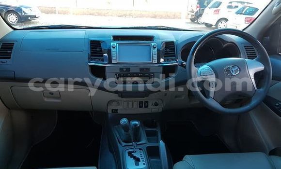 Nunua Ilio tumika Toyota Fortuner Nyeusi Gari ndani ya Livingstone nchini Zambia Nunua Ilio tumika Toyota Fortuner Nyeusi Gari ndani ya Livingstone nchini Zambia