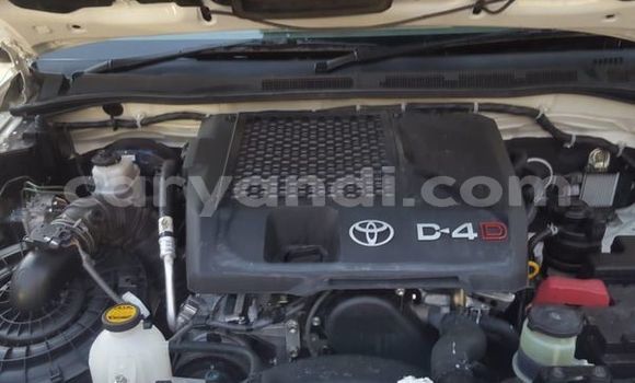 Nunua Ilio tumika Toyota Fortuner Nyeupe Gari ndani ya Livingstone nchini Zambia Nunua Ilio tumika Toyota Fortuner Nyeupe Gari ndani ya Livingstone nchini Zambia