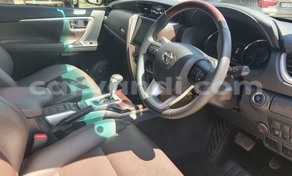 Acheter Occasion Voiture Toyota Fortuner Gris à Livingstone, Zambie Acheter Occasion Voiture Toyota Fortuner Gris à Livingstone, Zambie