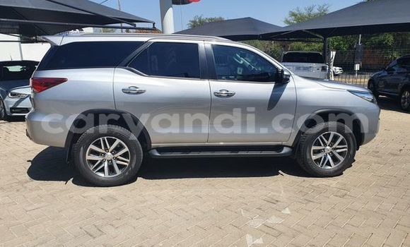 Acheter Occasion Voiture Toyota Fortuner Gris à Livingstone, Zambie Acheter Occasion Voiture Toyota Fortuner Gris à Livingstone, Zambie
