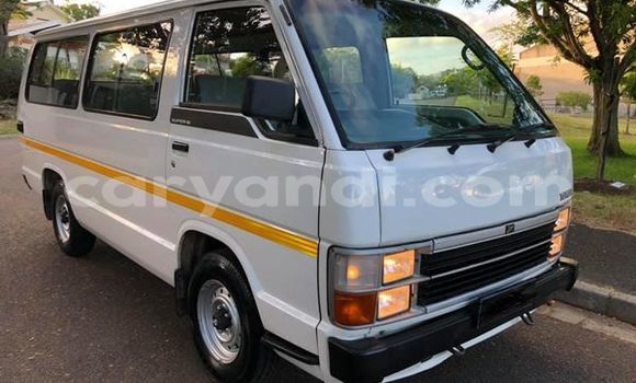 Acheter Occasion Voiture Toyota Hiace Blanc à Livingstone, Zambie