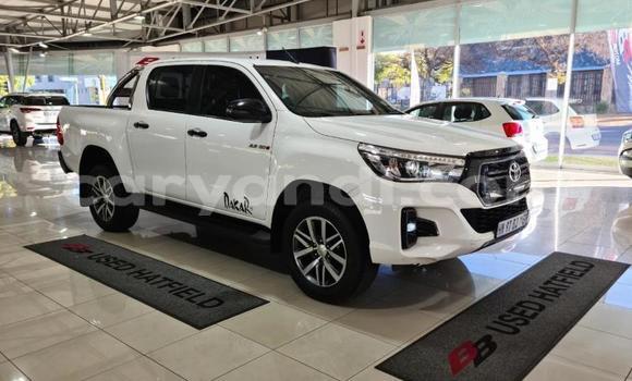 Acheter Occasion Voiture Toyota Hilux Blanc à Lusaka, Zambie Acheter Occasion Voiture Toyota Hilux Blanc à Lusaka, Zambie