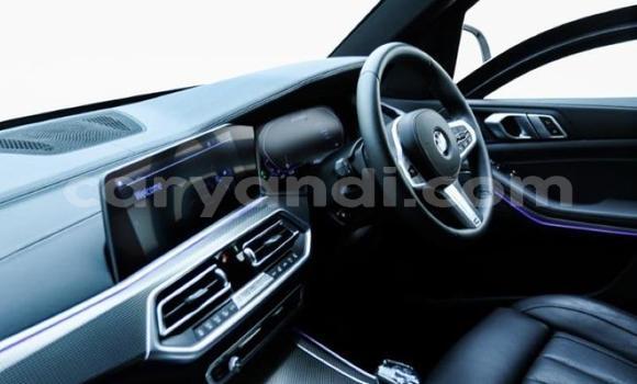 Acheter Occasion Voiture BMW X5 M Blanc à Livingstone, Zambie Acheter Occasion Voiture BMW X5 M Blanc à Livingstone, Zambie