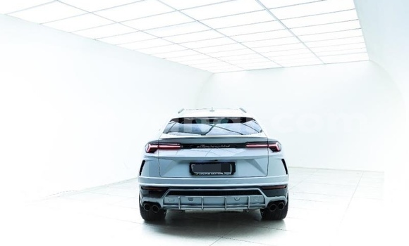 Buy Used Lamborghini Urus White Car in Lusaka in Zambia Buy Used Lamborghini Urus White Car in Lusaka in Zambia