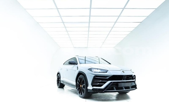 Buy Used Lamborghini Urus White Car in Lusaka in Zambia Buy Used Lamborghini Urus White Car in Lusaka in Zambia
