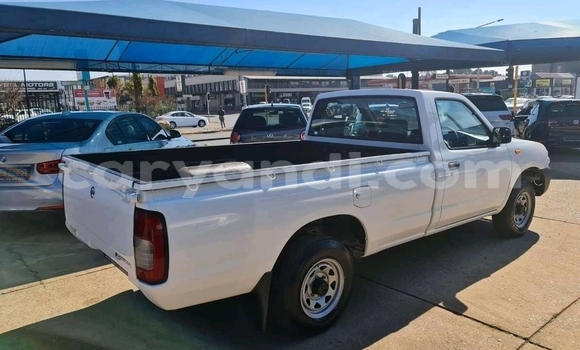 Acheter Occasion Voiture Nissan Hardbody Blanc à Ndola, Zambie Acheter Occasion Voiture Nissan Hardbody Blanc à Ndola, Zambie