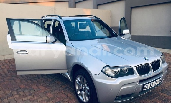 Acheter Occasion Voiture BMW X3 Gris à Lusaka, Zambie Acheter Occasion Voiture BMW X3 Gris à Lusaka, Zambie