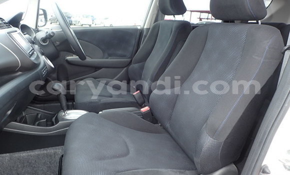 Acheter Occasion Voiture Honda FIT Blanc à Lusaka, Zambie Acheter Occasion Voiture Honda FIT Blanc à Lusaka, Zambie
