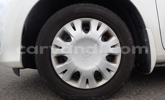 Acheter Occasion Voiture Honda FIT Blanc à Lusaka, Zambie Acheter Occasion Voiture Honda FIT Blanc à Lusaka, Zambie