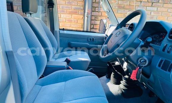 Acheter Occasion Voiture Toyota Land Cruiser Gris à Lusaka, Zambie Acheter Occasion Voiture Toyota Land Cruiser Gris à Lusaka, Zambie