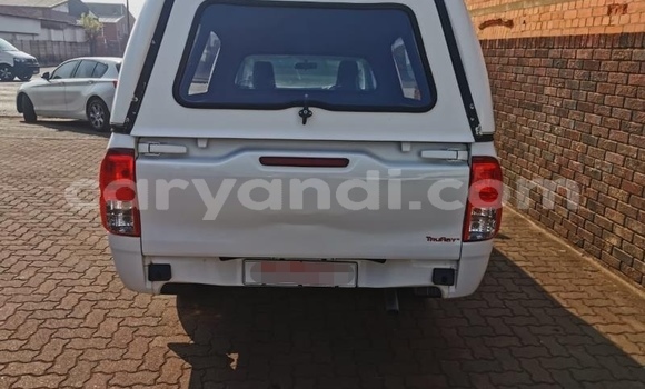 Tenga Tsaru Toyota Hilux Chena Mota in Chingola in Zambia Tenga Tsaru Toyota Hilux Chena Mota in Chingola in Zambia