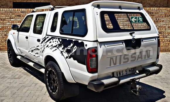 Buy Used Nissan NP 300 White Car in Chingola in Zambia Buy Used Nissan NP 300 White Car in Chingola in Zambia