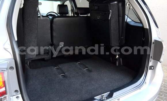 Acheter Occasion Voiture Toyota Fortuner Gris à Chingola, Zambie Acheter Occasion Voiture Toyota Fortuner Gris à Chingola, Zambie