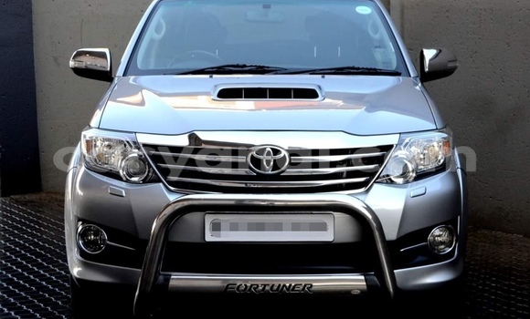 Acheter Occasion Voiture Toyota Fortuner Gris à Chingola, Zambie Acheter Occasion Voiture Toyota Fortuner Gris à Chingola, Zambie