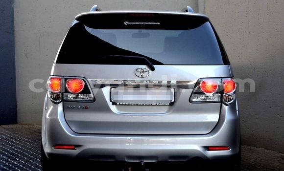 Acheter Occasion Voiture Toyota Fortuner Gris à Chingola, Zambie Acheter Occasion Voiture Toyota Fortuner Gris à Chingola, Zambie