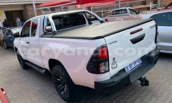 Buy Used Toyota Dyna White Truck in Lusaka in Zambia