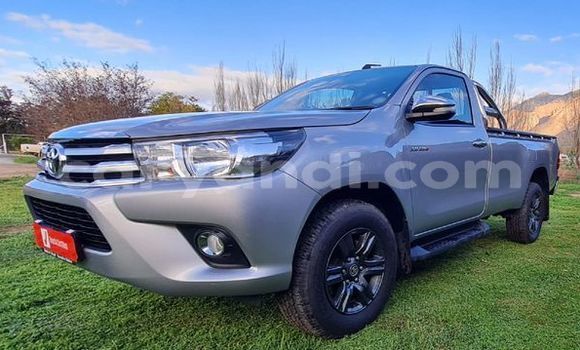 Acheter Occasion Voiture Toyota Hilux Gris à Livingstone, Zambie Acheter Occasion Voiture Toyota Hilux Gris à Livingstone, Zambie