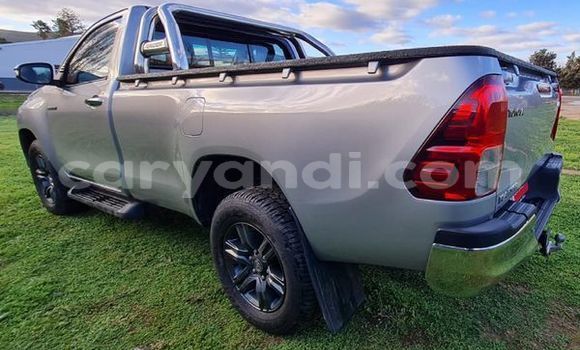 Acheter Occasion Voiture Toyota Hilux Gris à Livingstone, Zambie Acheter Occasion Voiture Toyota Hilux Gris à Livingstone, Zambie