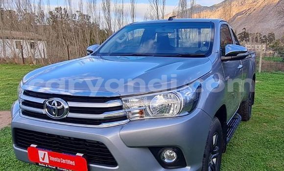 Acheter Occasion Voiture Toyota Hilux Gris à Livingstone, Zambie Acheter Occasion Voiture Toyota Hilux Gris à Livingstone, Zambie