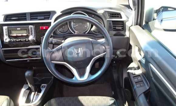 Acheter Occasion Voiture Honda FIT Gris à Livingstone, Zambie Acheter Occasion Voiture Honda FIT Gris à Livingstone, Zambie