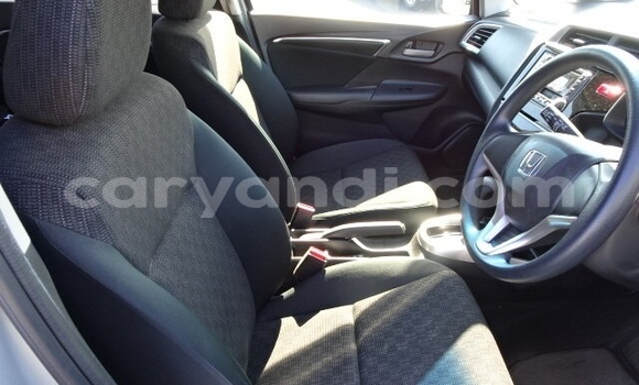 Acheter Occasion Voiture Honda FIT Gris à Livingstone, Zambie Acheter Occasion Voiture Honda FIT Gris à Livingstone, Zambie