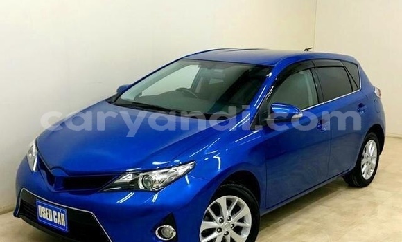 Buy Used Toyota Auris Blue Car in Livingstone in Zambia