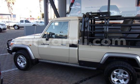 Acheter Occasion Voiture Toyota Land Cruiser Beige à Lusaka, Zambie Acheter Occasion Voiture Toyota Land Cruiser Beige à Lusaka, Zambie