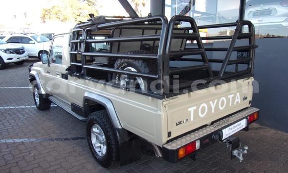 Acheter Occasion Voiture Toyota Land Cruiser Beige à Lusaka, Zambie Acheter Occasion Voiture Toyota Land Cruiser Beige à Lusaka, Zambie