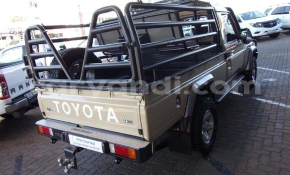 Acheter Occasion Voiture Toyota Land Cruiser Beige à Lusaka, Zambie Acheter Occasion Voiture Toyota Land Cruiser Beige à Lusaka, Zambie