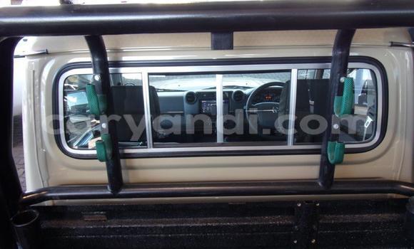 Acheter Occasion Voiture Toyota Land Cruiser Beige à Lusaka, Zambie Acheter Occasion Voiture Toyota Land Cruiser Beige à Lusaka, Zambie