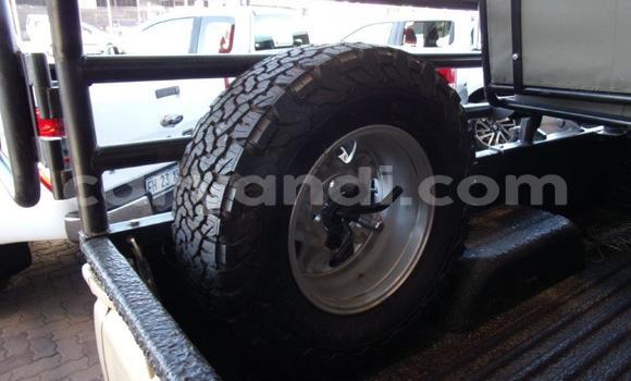 Acheter Occasion Voiture Toyota Land Cruiser Beige à Lusaka, Zambie Acheter Occasion Voiture Toyota Land Cruiser Beige à Lusaka, Zambie