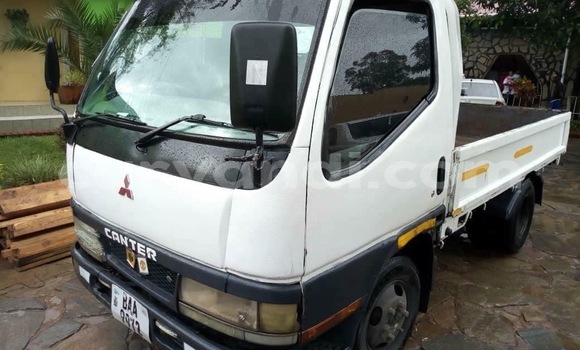 Acheter Occasion Utilitaire Mitsubishi Canter Blanc à Lusaka, Zambie Acheter Occasion Utilitaire Mitsubishi Canter Blanc à Lusaka, Zambie