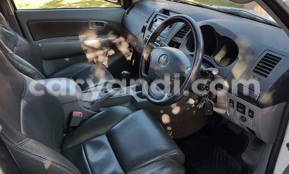 Buy Used Toyota Hilux White Car in Chingola in Zambia Buy Used Toyota Hilux White Car in Chingola in Zambia