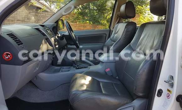 Buy Used Toyota Hilux White Car in Chingola in Zambia Buy Used Toyota Hilux White Car in Chingola in Zambia
