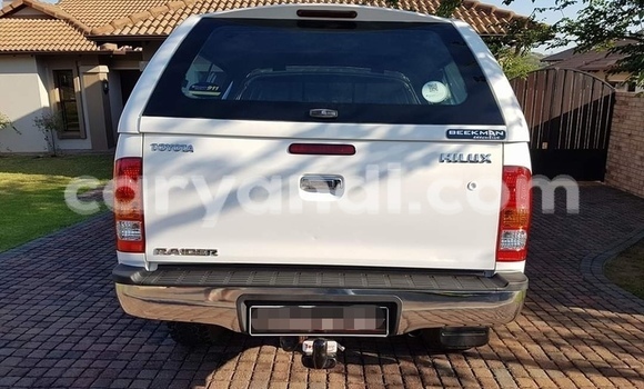 Buy Used Toyota Hilux White Car in Chingola in Zambia Buy Used Toyota Hilux White Car in Chingola in Zambia