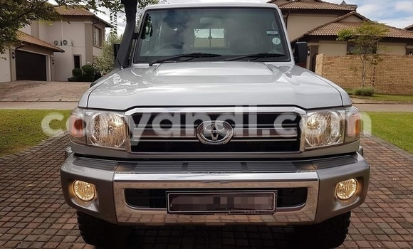 Buy Used Toyota Land Cruiser Silver Car in Livingstone in Zambia Buy Used Toyota Land Cruiser Silver Car in Livingstone in Zambia