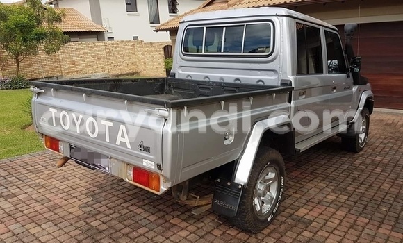 Buy Used Toyota Land Cruiser Silver Car in Livingstone in Zambia Buy Used Toyota Land Cruiser Silver Car in Livingstone in Zambia