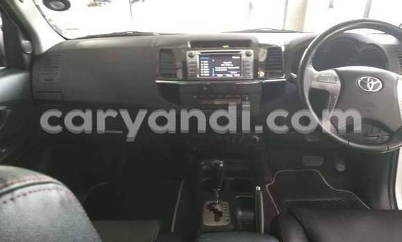 Acheter Occasion Voiture Toyota Fortuner Blanc à Livingstone, Zambie Acheter Occasion Voiture Toyota Fortuner Blanc à Livingstone, Zambie